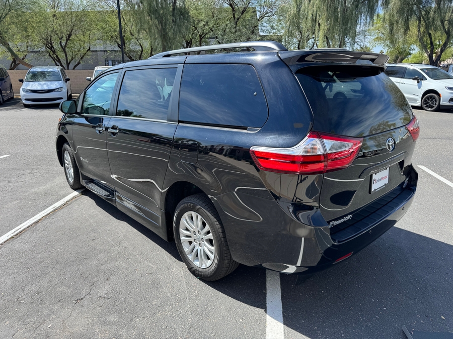 Used 2017 Toyota Sienna XLE - BraunAbility Side Entry Entry In Floor Automatic Ramp