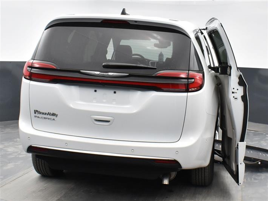 Used 2023 Chrysler Pacifica Touring L - BraunAbility Side Entry Fold Out Automatic Ramp
