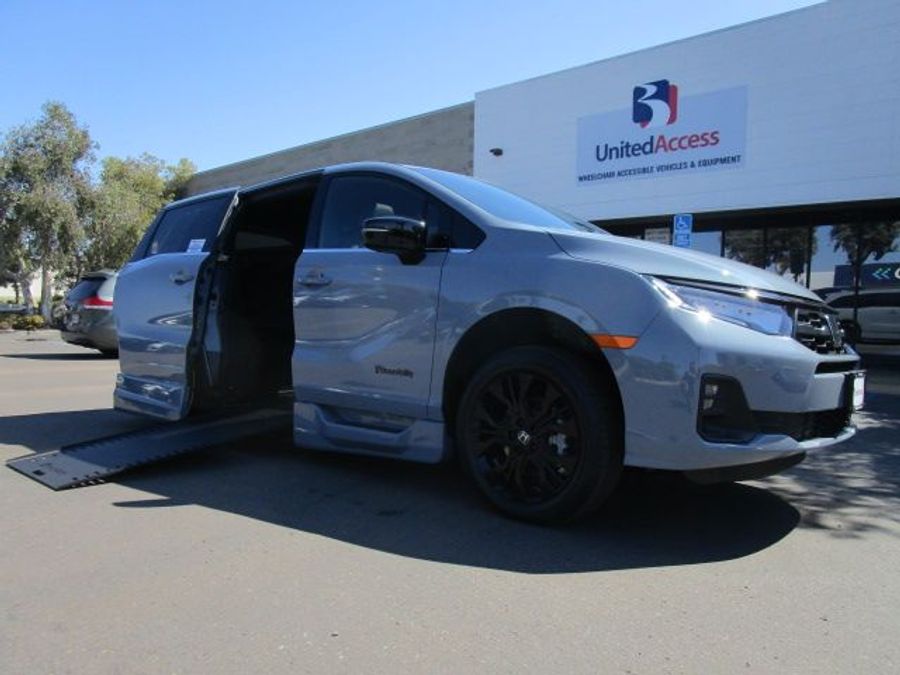 New 2025 Honda Odyssey Sport - BraunAbility Side Entry Entry In Floor Automatic Ramp