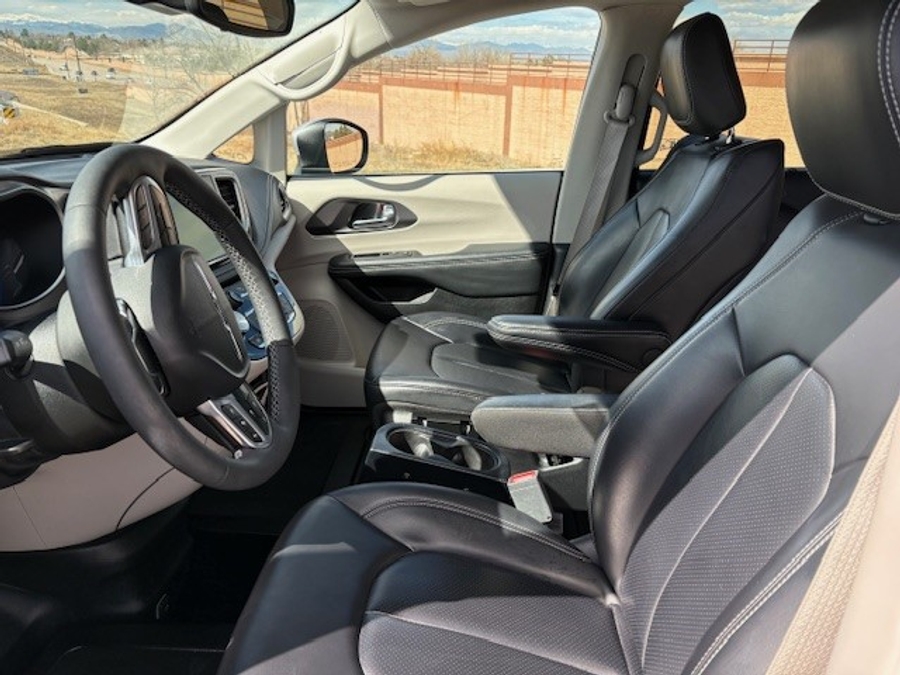 Used 2023 Chrysler Pacifica Touring L Safety - BraunAbility Side Entry Entry In Floor Automatic Ramp