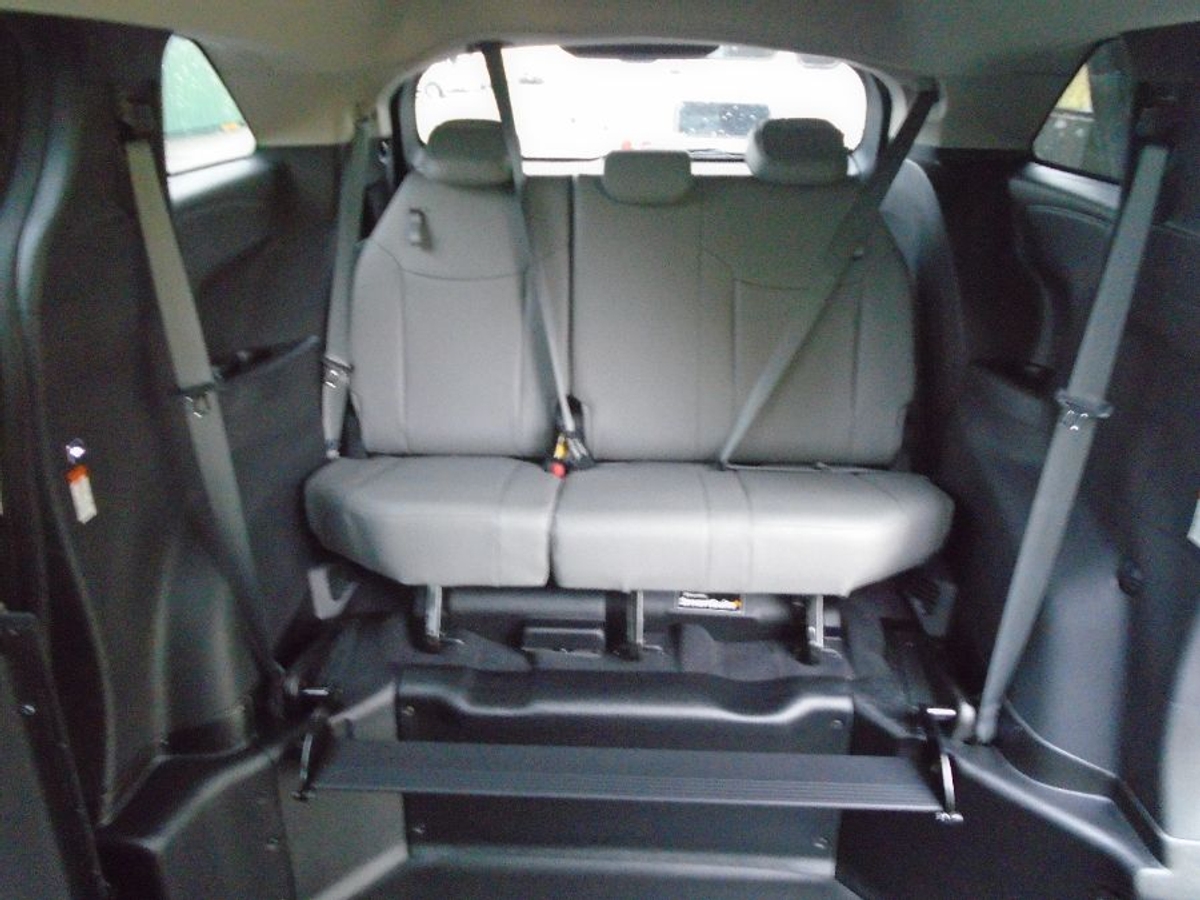 2025 TOYOTA SIENNA - Image 9