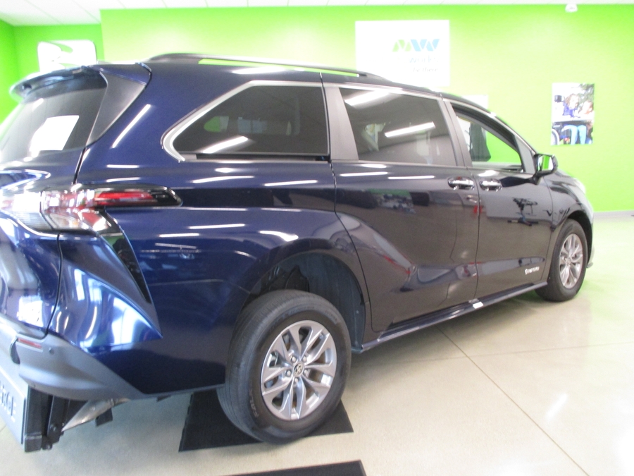 2024 TOYOTA SIENNA - Image 6