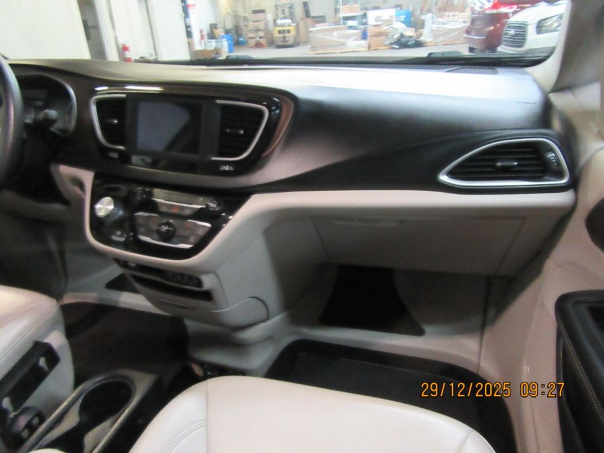 2021 CHRYSLER VOYAGER - Image 3