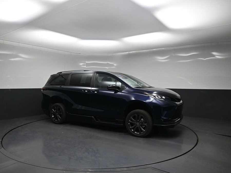 New 2026 Toyota Sienna Hybrid XSE Sport - BraunAbility Side Entry Fold Out Automatic Ramp
