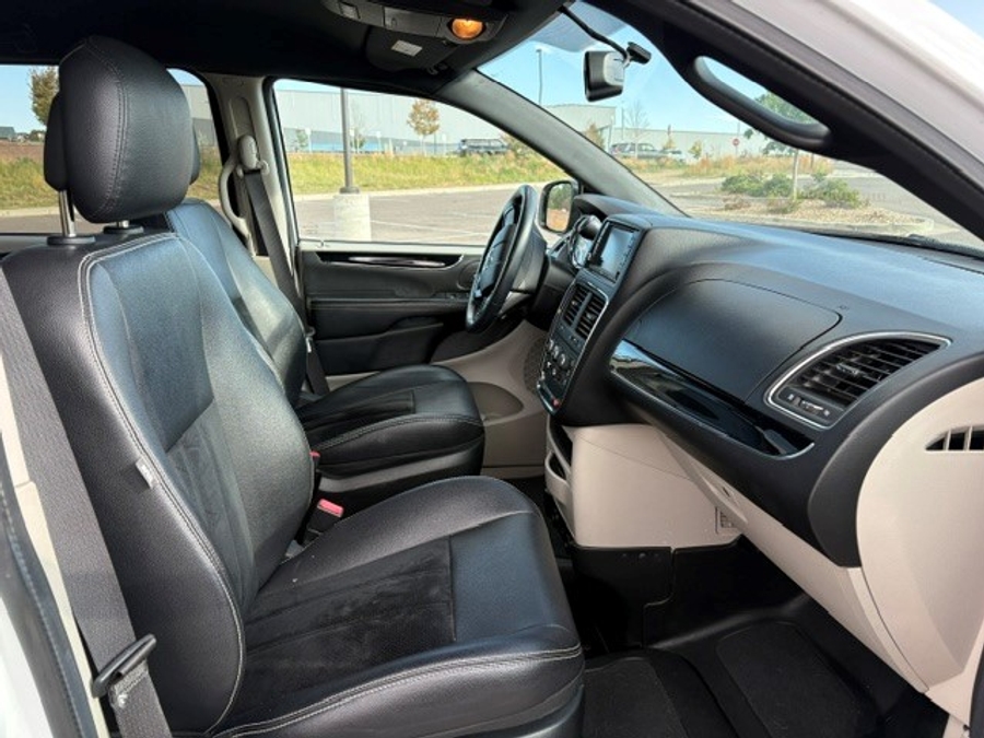 Used 2017 Dodge Grand Caravan SXT - BraunAbility Side Entry Fold Out Automatic Ramp