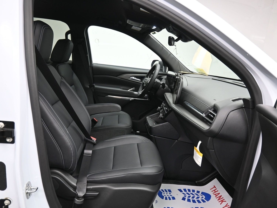 New 2026 Chevrolet Traverse 1LT Midnight - BraunAbility Side Entry Entry In Floor Automatic Ramp