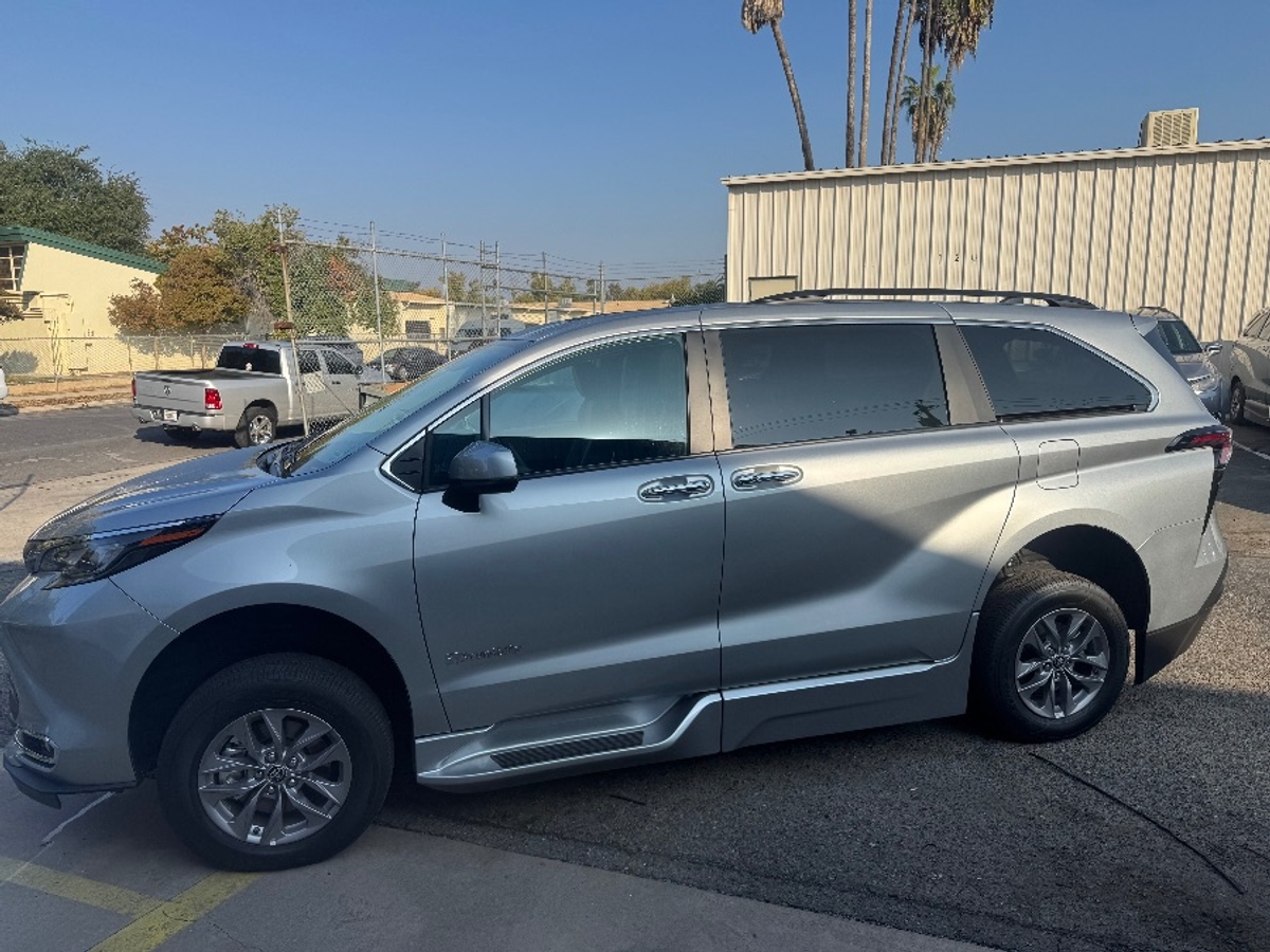 2024 TOYOTA SIENNA - Image 15