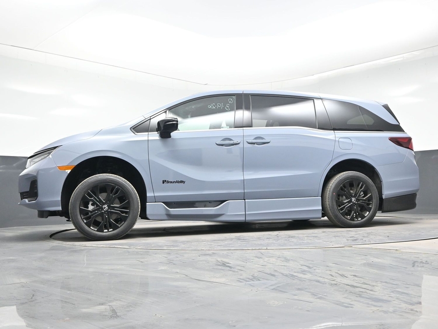 New 2026 Honda Odyssey Sport - BraunAbility Side Entry Entry In Floor Automatic Ramp