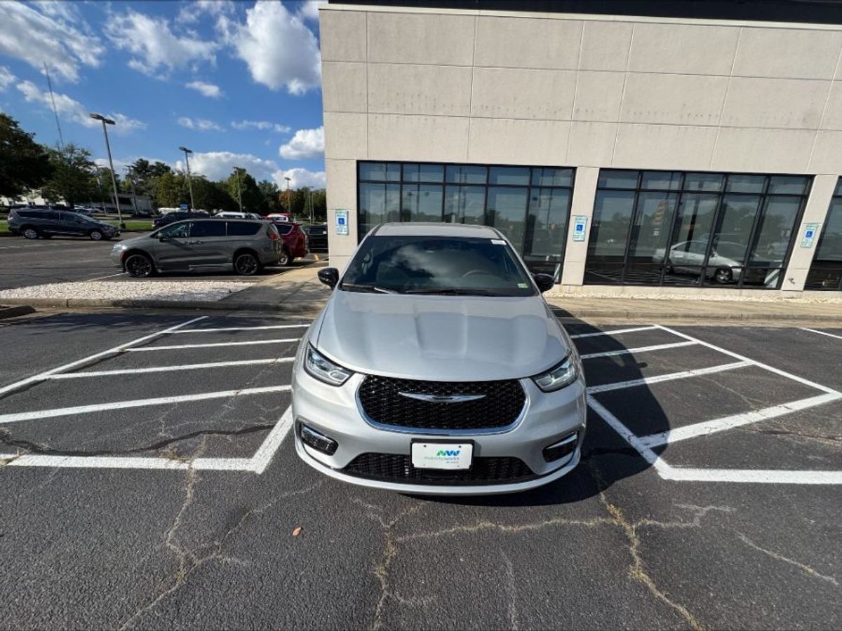 2024 CHRYSLER PACIFICA - Image 3