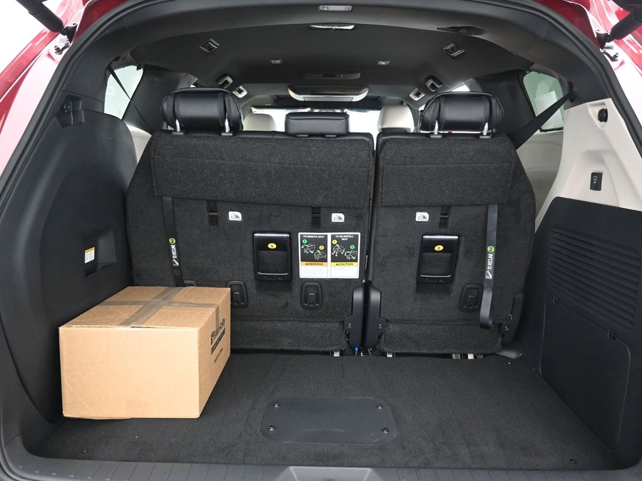 New 2026 Toyota Sienna Hybrid Limited - BraunAbility Side Entry In Floor Automatic Ramp