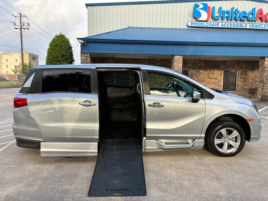 Used 2020 Honda Odyssey EX-L - BraunAbility Side Entry Entry In Floor Automatic Ramp