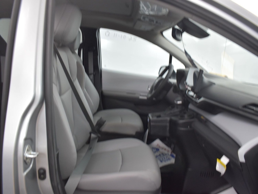 New 2025 Toyota Sienna Hybrid XLE Plus - BraunAbility Side Entry Entry In Floor Automatic Ramp