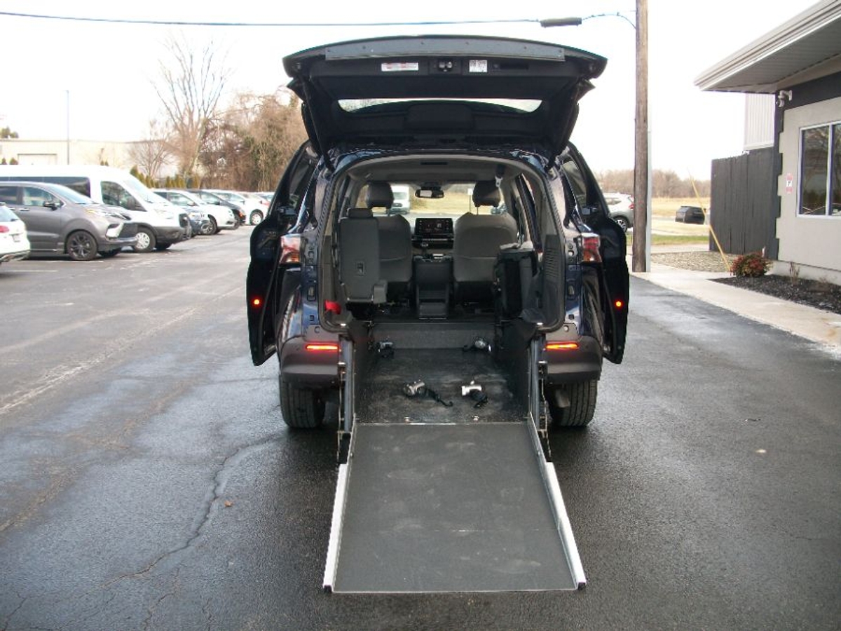 2024 TOYOTA SIENNA - Image 13