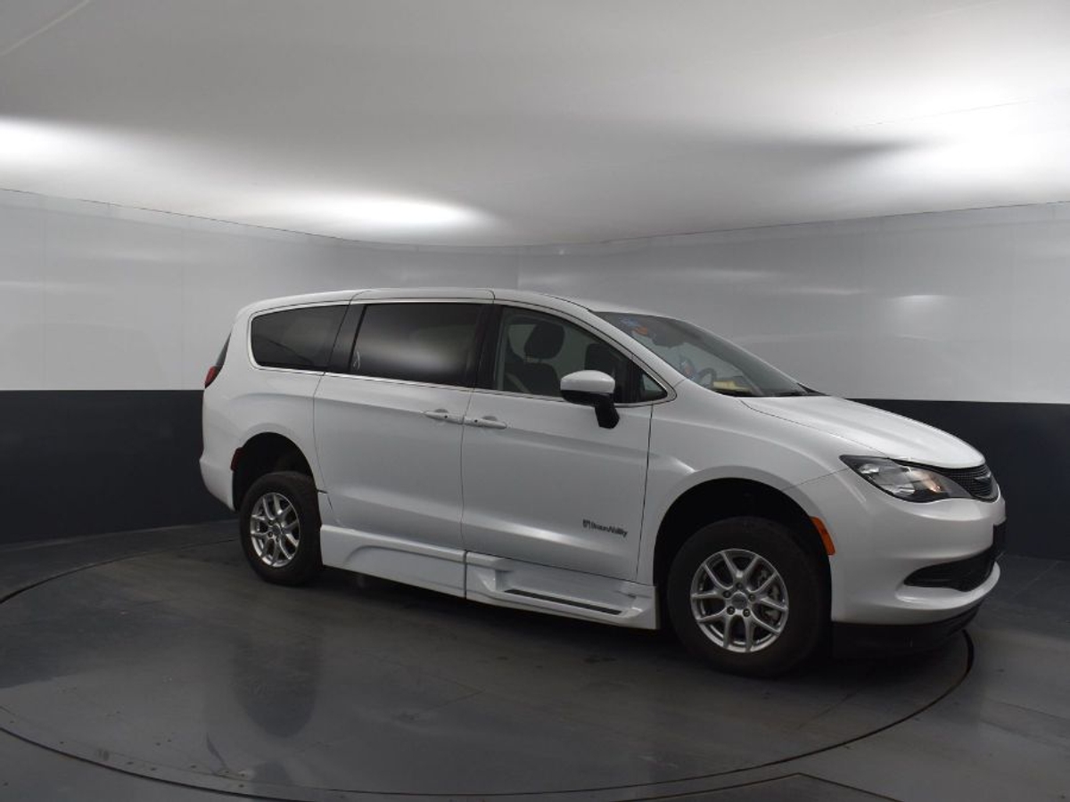 2023 CHRYSLER VOYAGER - Image 18