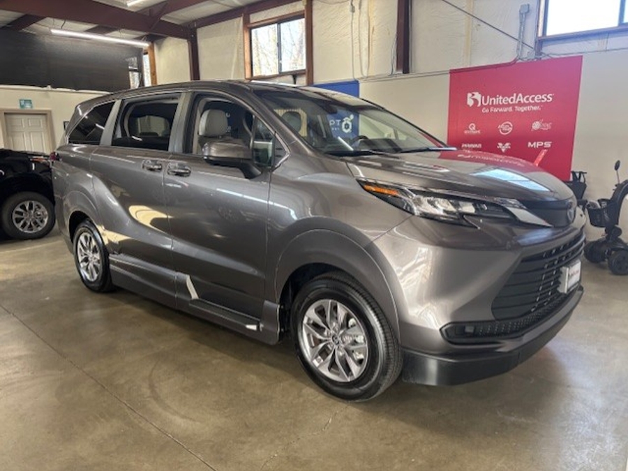 Used 2022 Toyota Sienna Hybrid LE - VMI Side Entry Entry In Floor Automatic Ramp