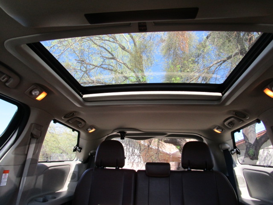 Used 2015 Toyota Sienna Limited - BraunAbility Side Entry Entry In Floor Automatic Ramp