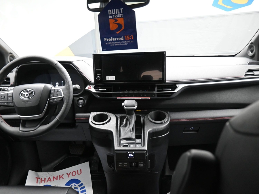 New 2026 Toyota Sienna Hybrid XSE Sport - BraunAbility Side Entry Entry Fold Out Automatic Ramp