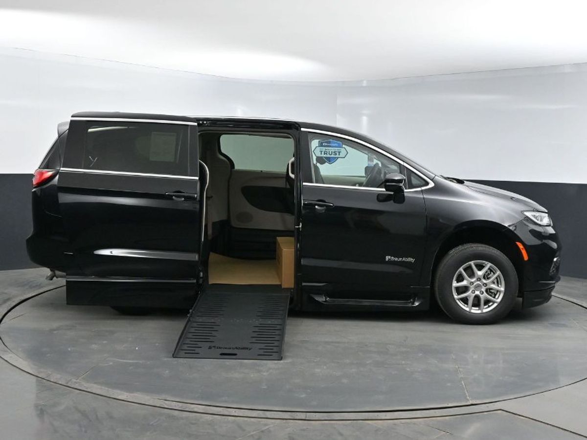 Black Chrysler Pacifica with Side Entry Automatic Fold Out ramp