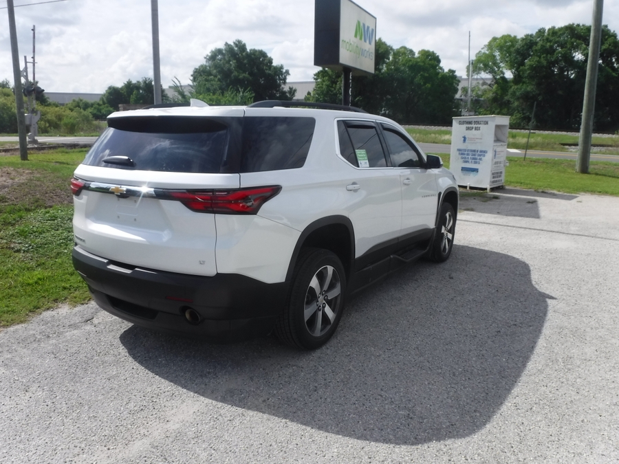 White Chevrolet Traverse image number 8