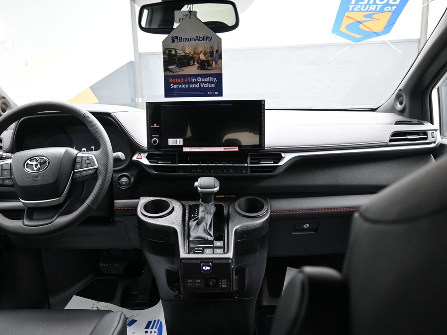 New 2025 Toyota Sienna Hybrid XSE Sport - BraunAbility Side Entry Entry Fold Out Automatic Ramp