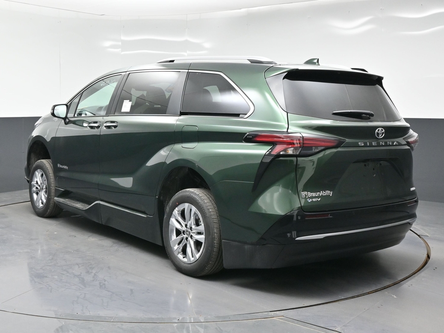 New 2026 Toyota Sienna Hybrid Limited - BraunAbility Side Entry In Floor Automatic Ramp