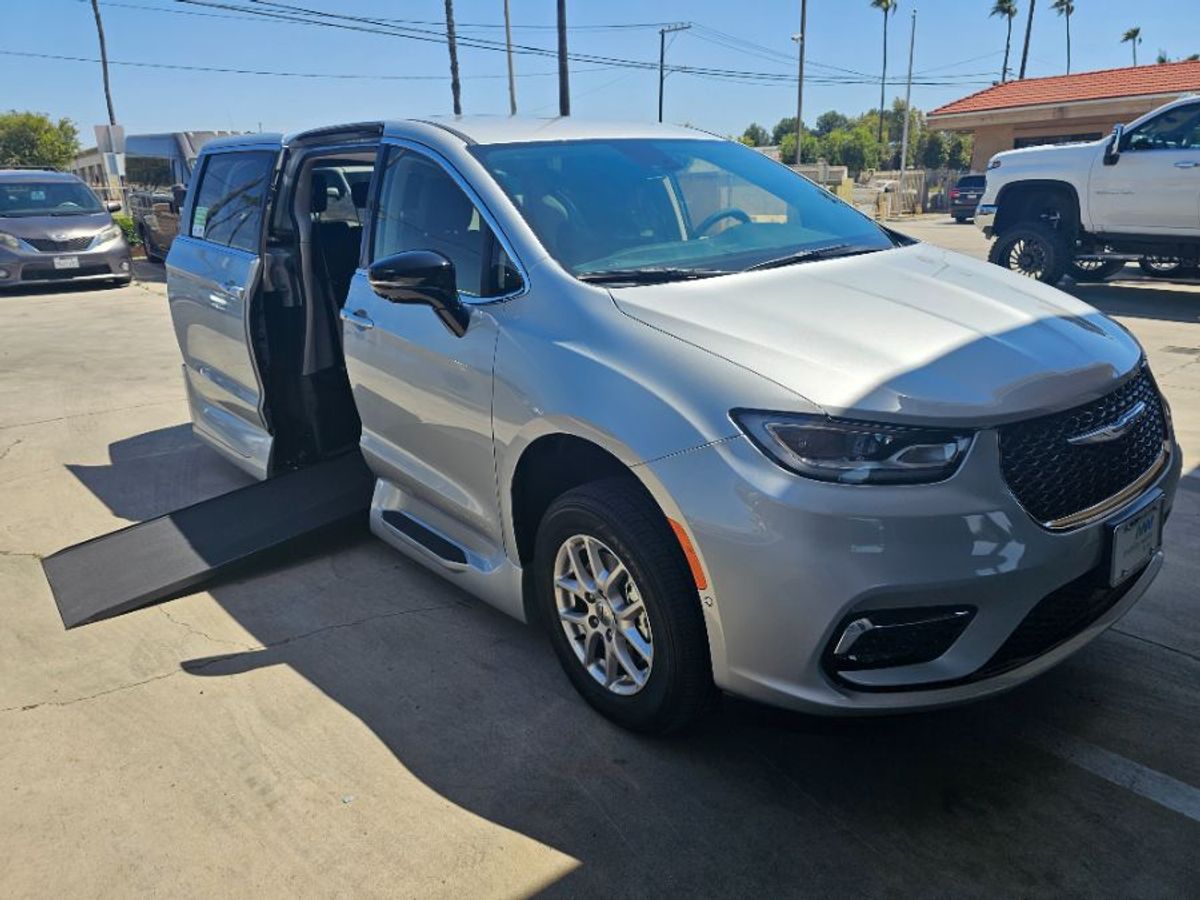 2024 CHRYSLER PACIFICA - Image 7