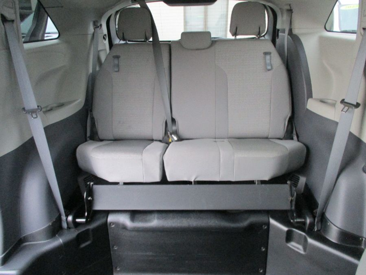 2023 TOYOTA SIENNA - Image 7