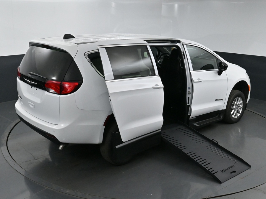 New 2025 Chrysler Voyager LX w MID ROW SEAT - BraunAbility Commercial Side Entry Fold Out Manual Ramp