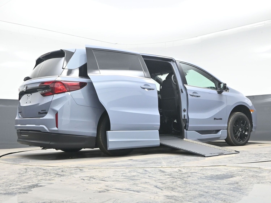 New 2026 Honda Odyssey Sport - BraunAbility Side Entry Entry In Floor Automatic Ramp