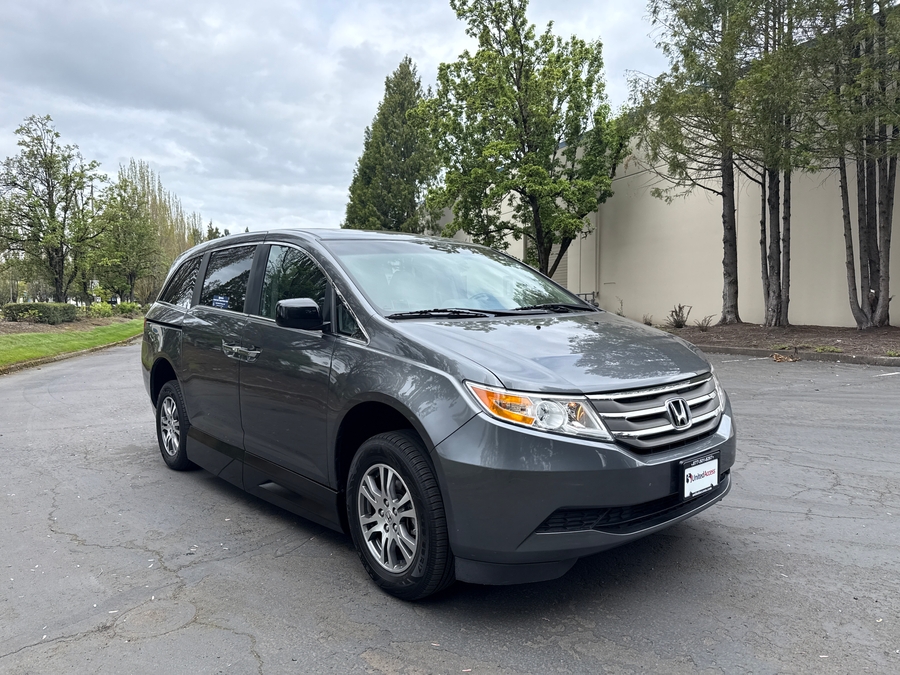 Used 2012 Honda Odyssey EXL - VMI Side Entry Entry In Floor Automatic Ramp
