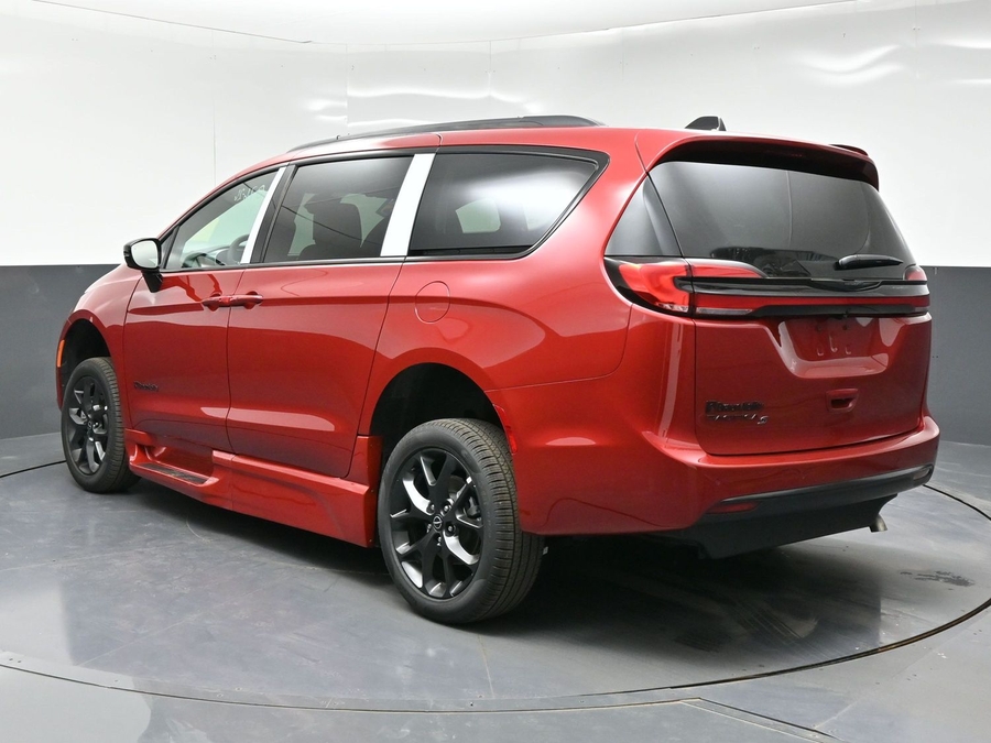 Red Chrysler Pacifica image number 4