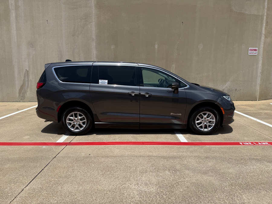 Used 2023 Chrysler Pacifica Touring L - BraunAbility Side Entry Fold Out Automatic Ramp