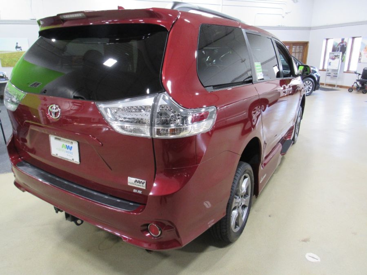 Red Toyota Sienna image number 11