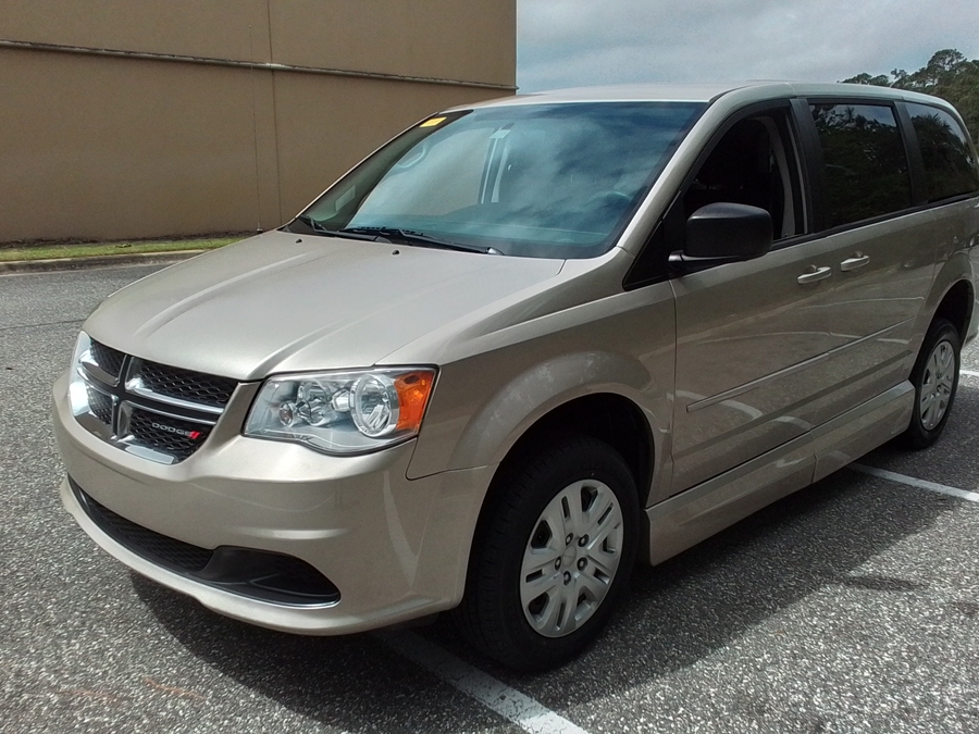 Brown Dodge Grand Caravan image number 6