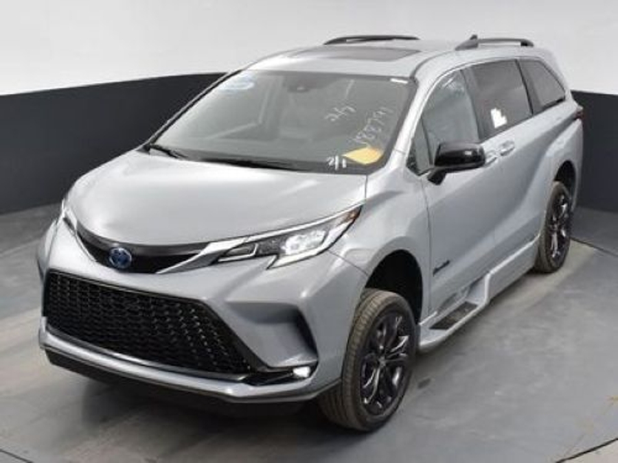 2024 Toyota Sienna XSE - Photo 10