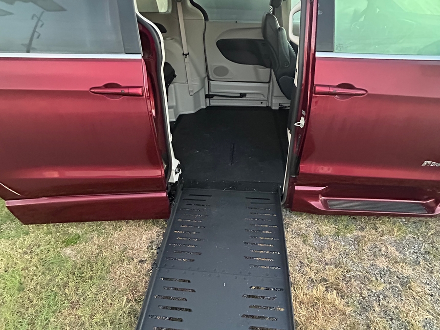 Red Chrysler Pacifica image number 4
