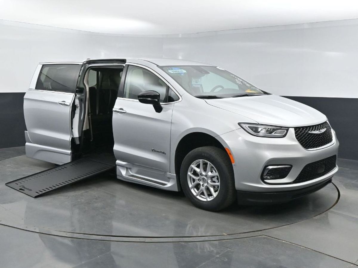 2024 Chrysler Pacifica