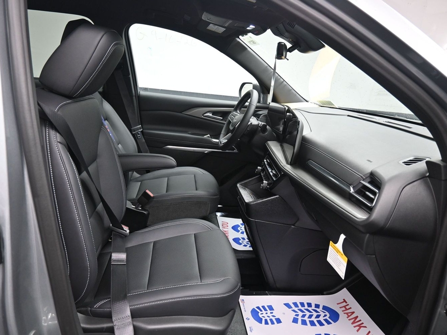 Grey Chevrolet Traverse image number 1