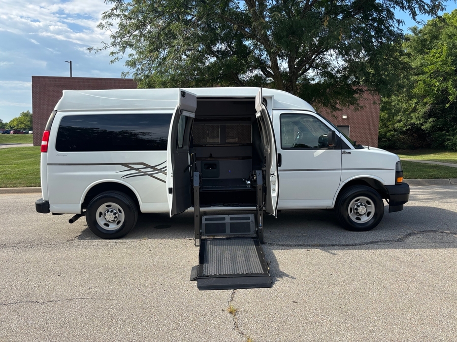 Used 2019 Chevrolet Express LS 3500 - OTH Side Entry Lift Automatic Ramp