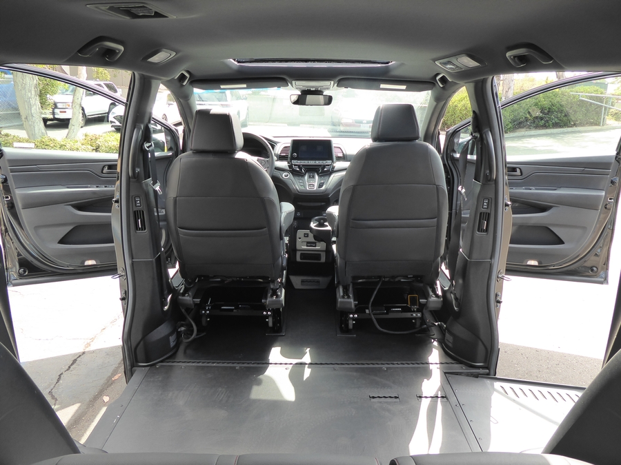 Used 2024 Honda Odyssey Sport - BraunAbility Side Entry In Floor Automatic Ramp