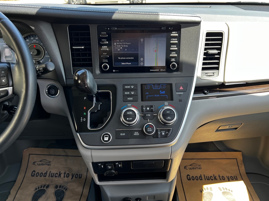 Used 2020 Toyota Sienna XLE - BraunAbility Side Entry Entry In Floor Automatic Ramp