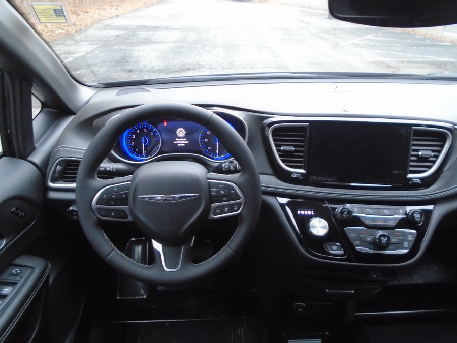 Black Chrysler Pacifica image number 8