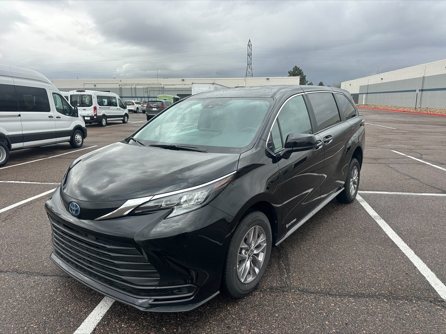 2025 TOYOTA SIENNA - Image 18