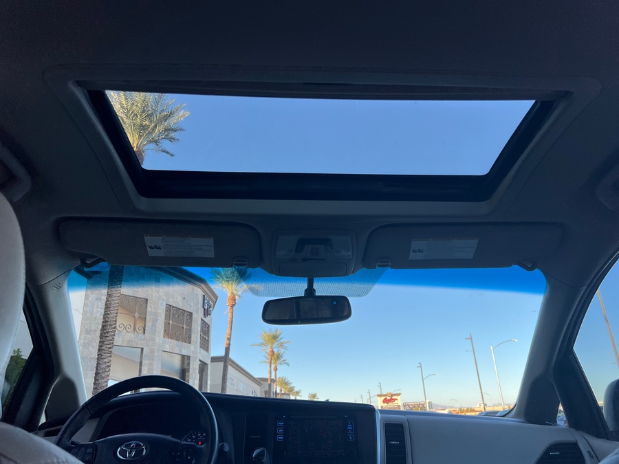 Used 2015 Toyota Sienna XLE Premium - VMI Side Entry Entry In Floor Automatic Ramp