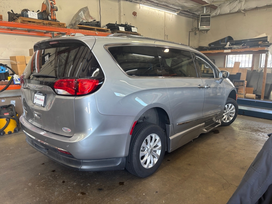 Used 2018 Chrysler Pacifica Touring L - BraunAbility Side Entry Fold Out Automatic Ramp
