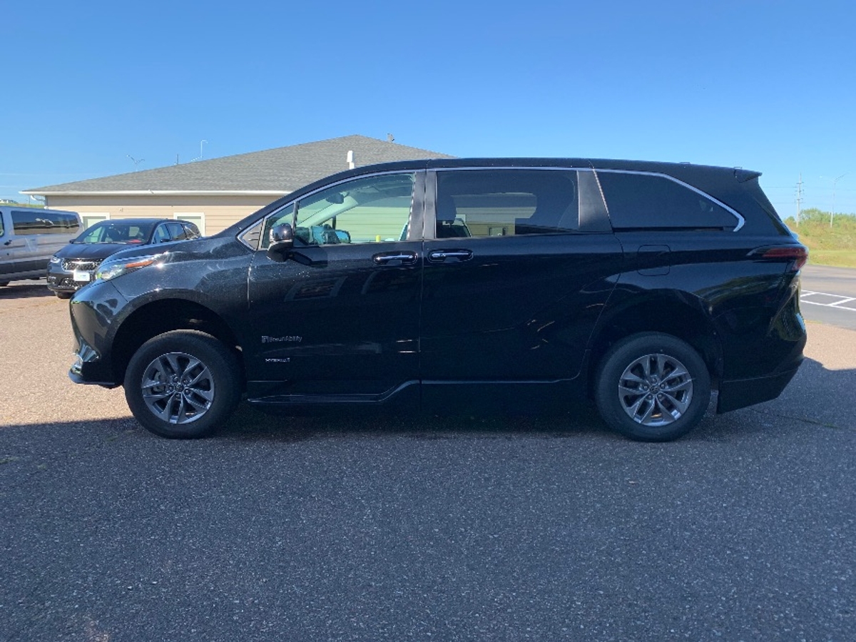 2021 TOYOTA SIENNA - Image 9