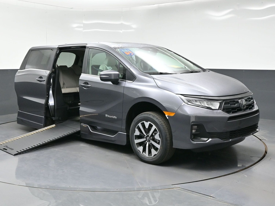 Grey Honda Odyssey image number 20