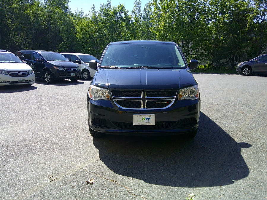 Black Dodge Grand Caravan número de imagen 5
