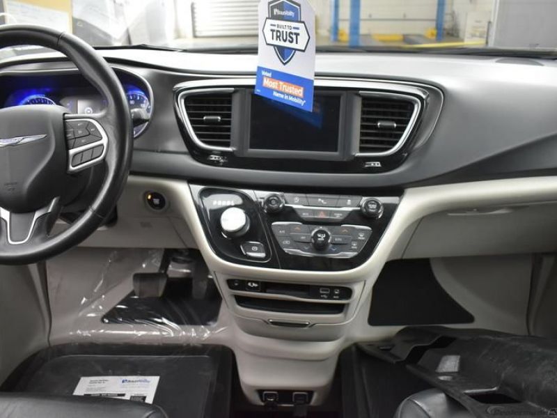 2020 CHRYSLER PACIFICA - Image 13