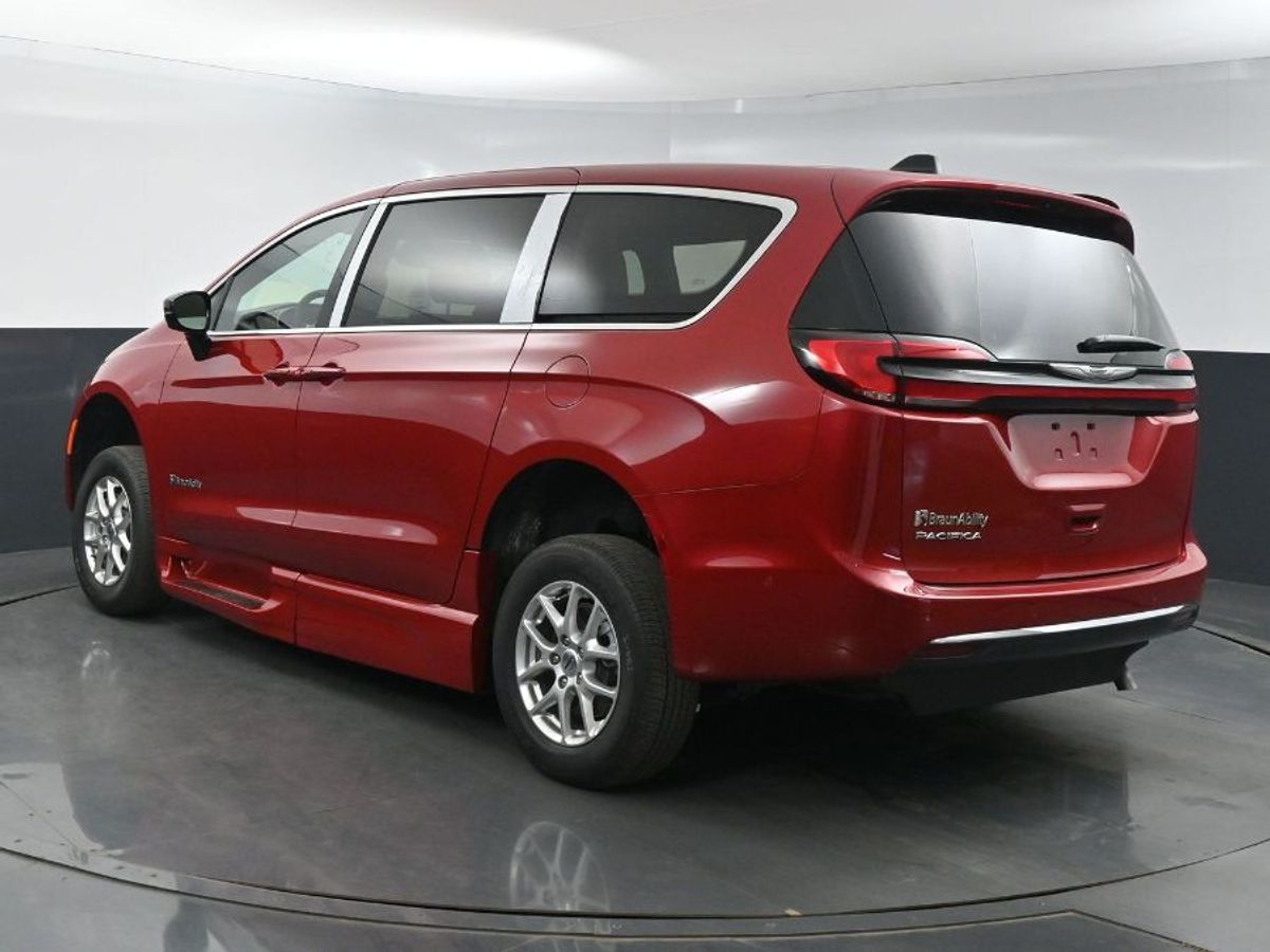 2025 CHRYSLER PACIFICA - Image 6
